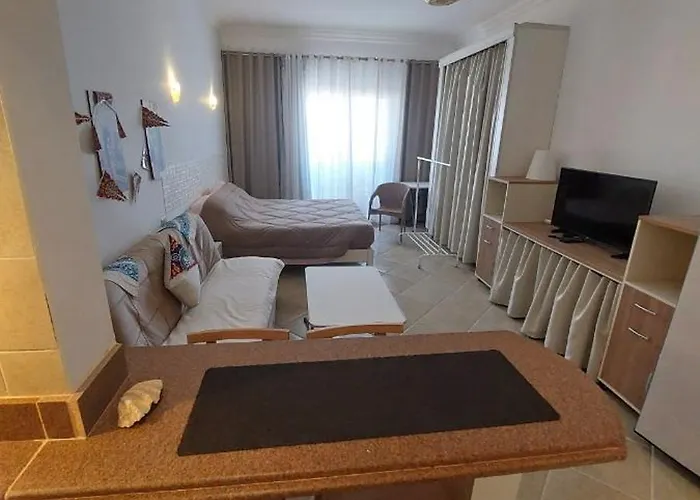 1 Bedroom Apartment *