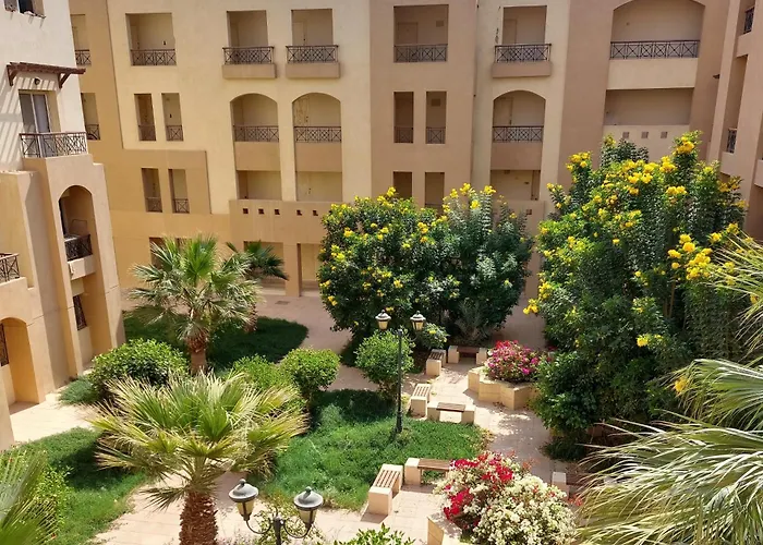 1 Bedroom Apartment *